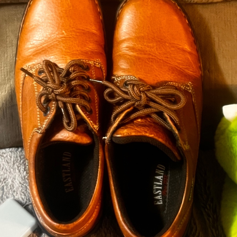 Menswear. Brown leather shoes